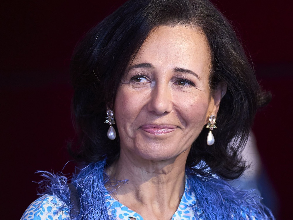 Ce salariu fabulos a primit anul trecut Ana Botin, cel mai puternic bancher din Spania, și care a fost motivul pentru care a încasat atâția bani