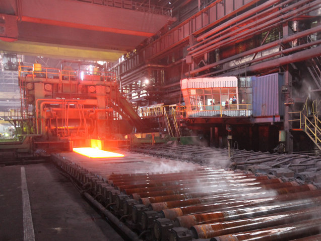 Prețurile producției industriale pe piața internă și piața externă au scăzut în decembrie 2023 cu 3,4% an/an. În industria energetică prețurile s-au redus cu 9,8%, iar în industria bunurilor intermediare cu 4,5%