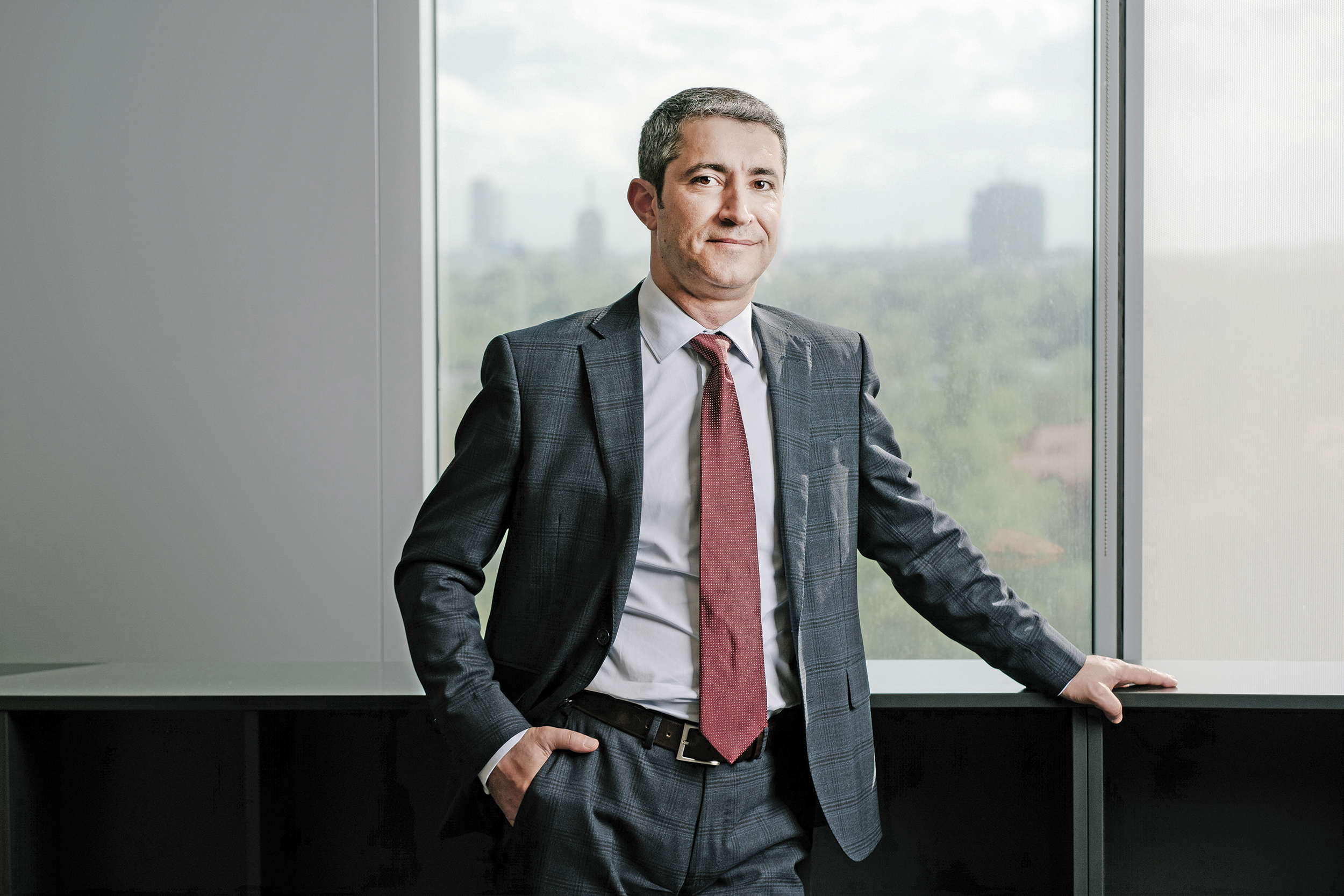 De ce nu reușesc românii să economisească la fel ca vesticii, potrivit unuia dintre cei mai importanți bancheri ai țării
