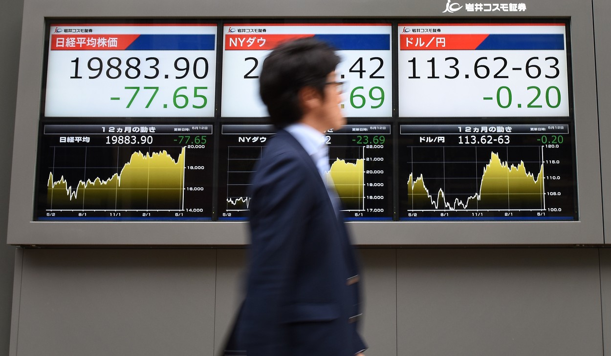 Bursa japoneză prinde viață: Indicele bursier Nikkei din Japonia marchează un record al ultimilor 30 de ani, depășind maximul istoric precedent de închidere și intraday stabilit pe 29 decembrie 1989