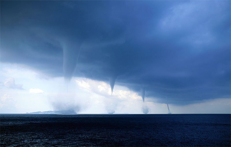 Chicago: Mai multe tornade s-au format și temperaturile s-au prăbușit în 24 de ore