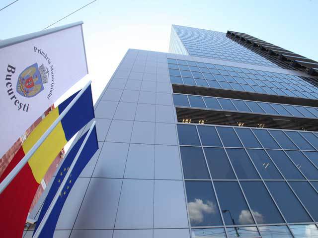 București. Bugetul a trecut, problemele rămân: Bugetul de 2 mld. euro al Primăriei Generale a Bucureștiului a fost aprobat de consiliul local, dar puțini bani merg spre investiții