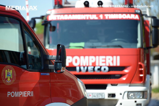 Incendiu violent într-o hală din nordul Piteștiului