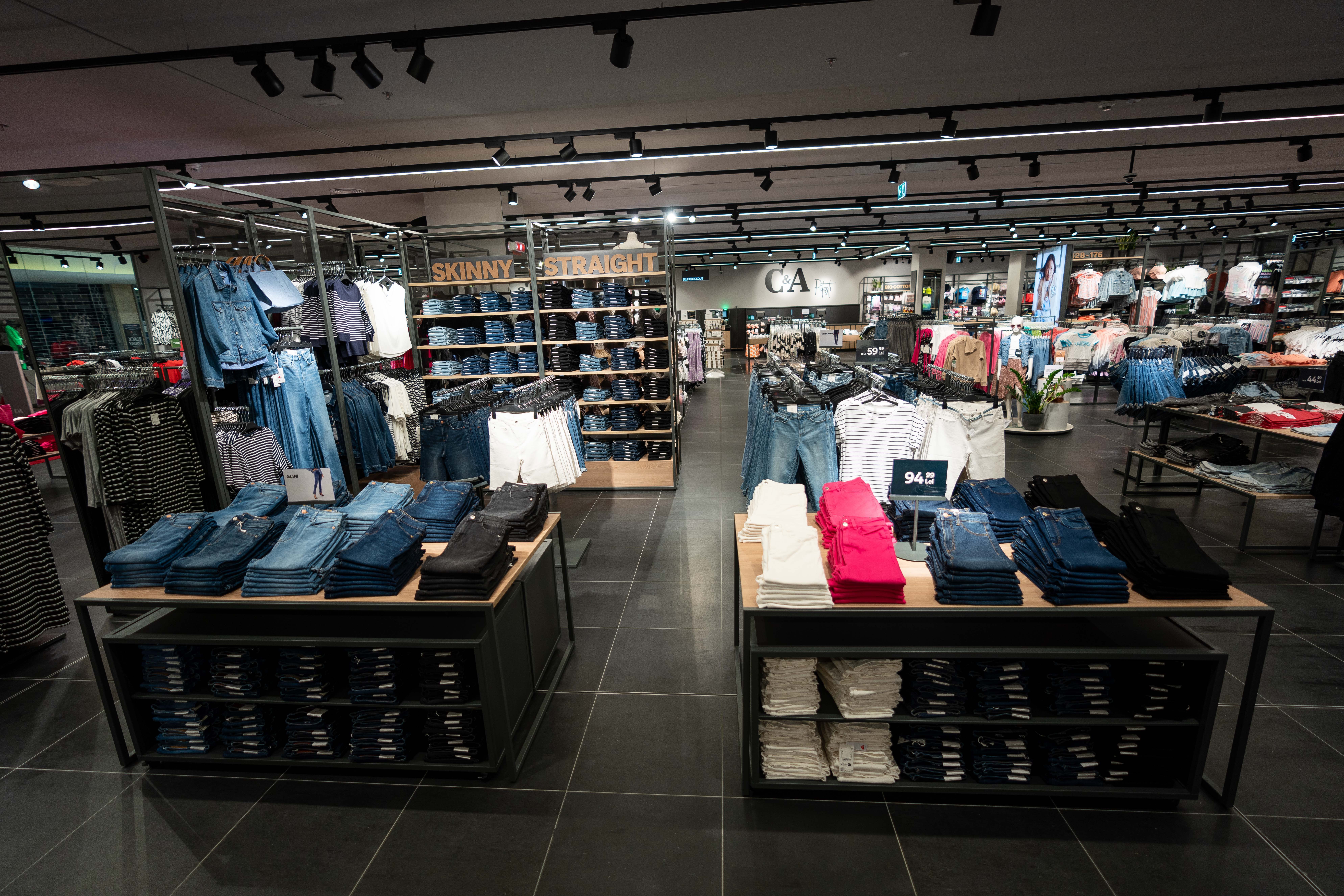 Retailerul de modă C&A: Prețurile din magazinele din România vor fi în 2024, în medie, cu 10% mai mici decât în alte piețe europene. Am decis reducerea prețurilor ca urmare a mediului economic dificil