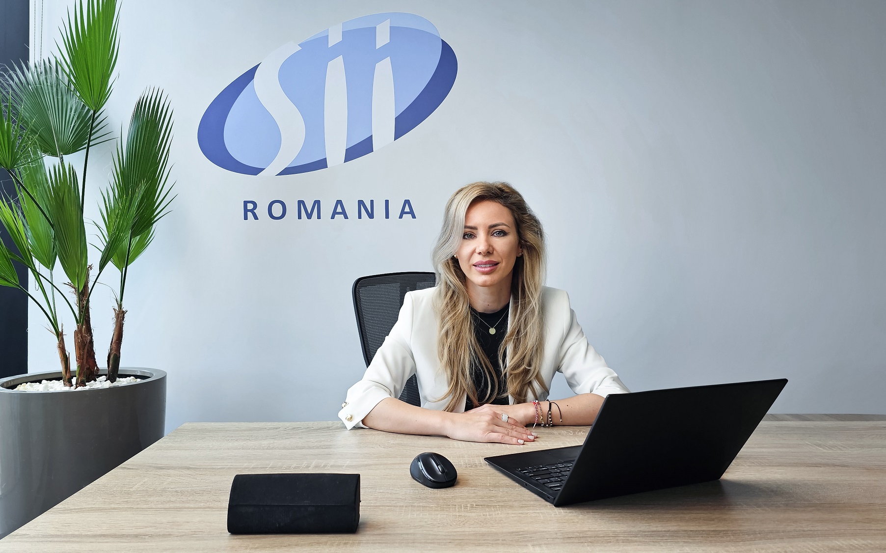 SII România, specializată în servicii și soluții IT, anunță un nou CEO. Iulia Surugiu, care a deținut anterior funcția de director operational, preia rolul de director general de la Manel Ballesteros, care a condus filiala locală timp de 15 ani. „Vizăm o dezvoltare organică și sustenabilă și vom continua să investim în elementele cheie”