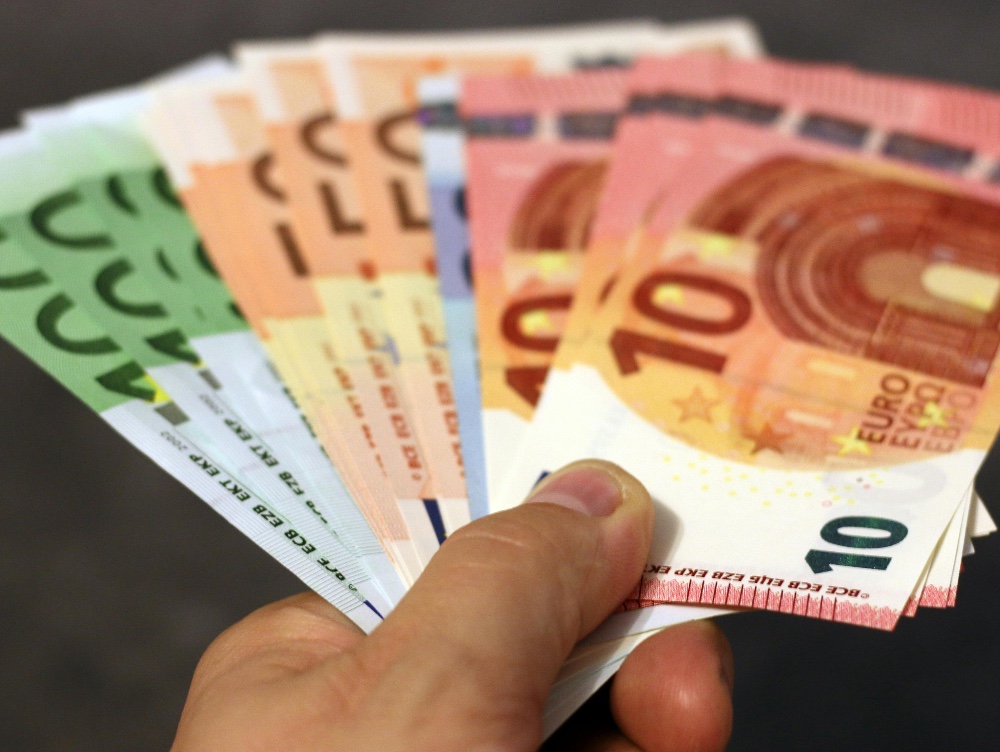 Cine este comedianul care intră în rândul miliardarilor după ce averea sa a depășit valoarea de 1 miliardar de dolari