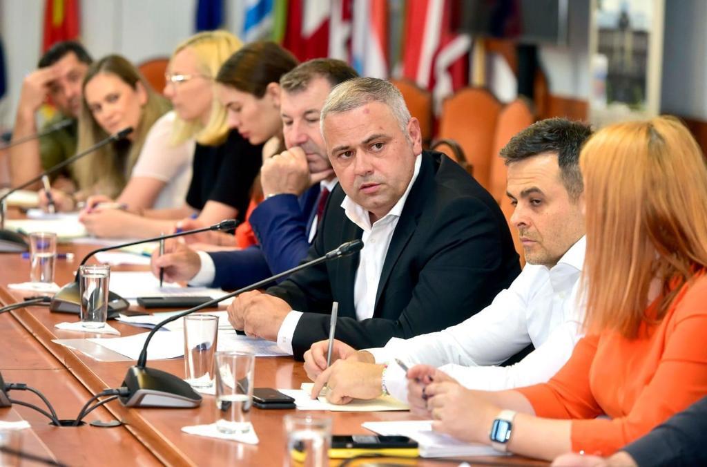 Un lider PNL îi cere demisia ministrului Agriculturii, Florin Barbu, după ce l-a citat pe Ceaușescu