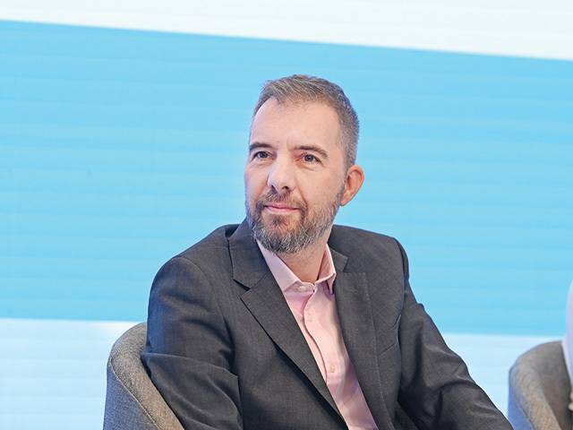 S-a terminat cu mersul obligatoriu la birou. ”Absolut toți angajații vor să vină la birou când vor ei și să lucreze de unde vor ei”