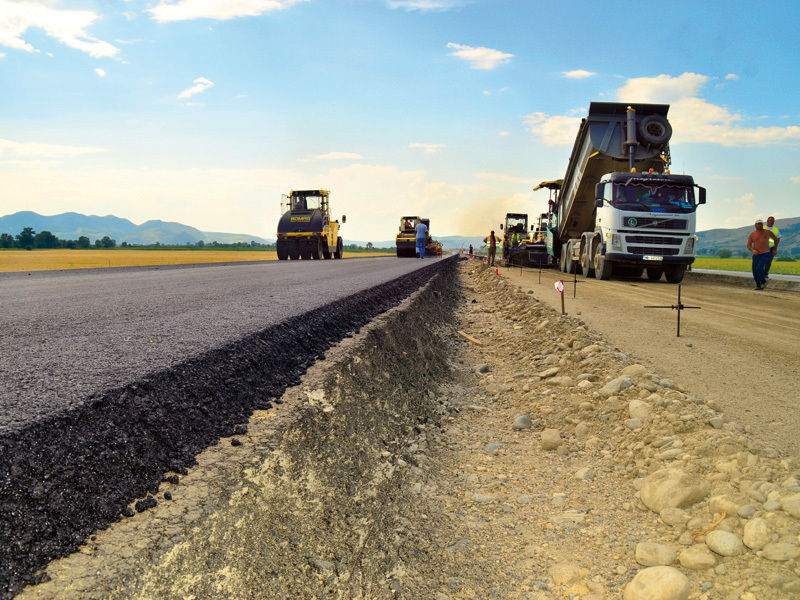 CJ Brașov investește peste 184 mil. lei în reabilitarea a 25,4 km de drum județean