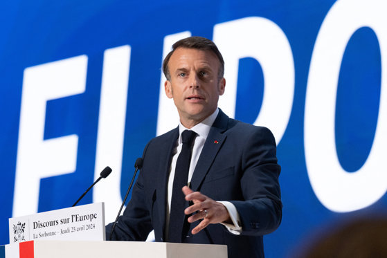 Macron avertizează că Europa "poate muri"