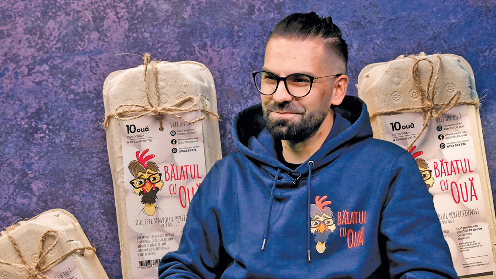 Afaceri de la Zero. Alex Moraru a renunțat la cariera din vânzări pentru o fermă de găini ouătoare și a ajuns cu brandul Băiatul cu Ouă la 700 de clienți unici