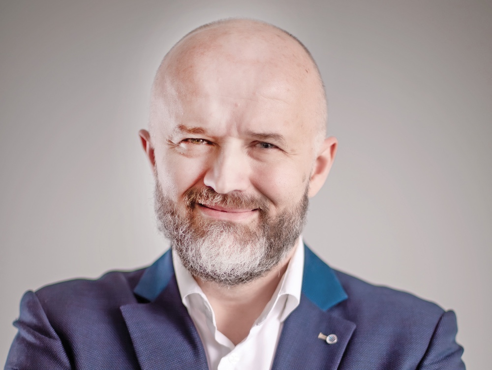 Cum influențează AI, IoT, big data și angajații prețul acțiunilor