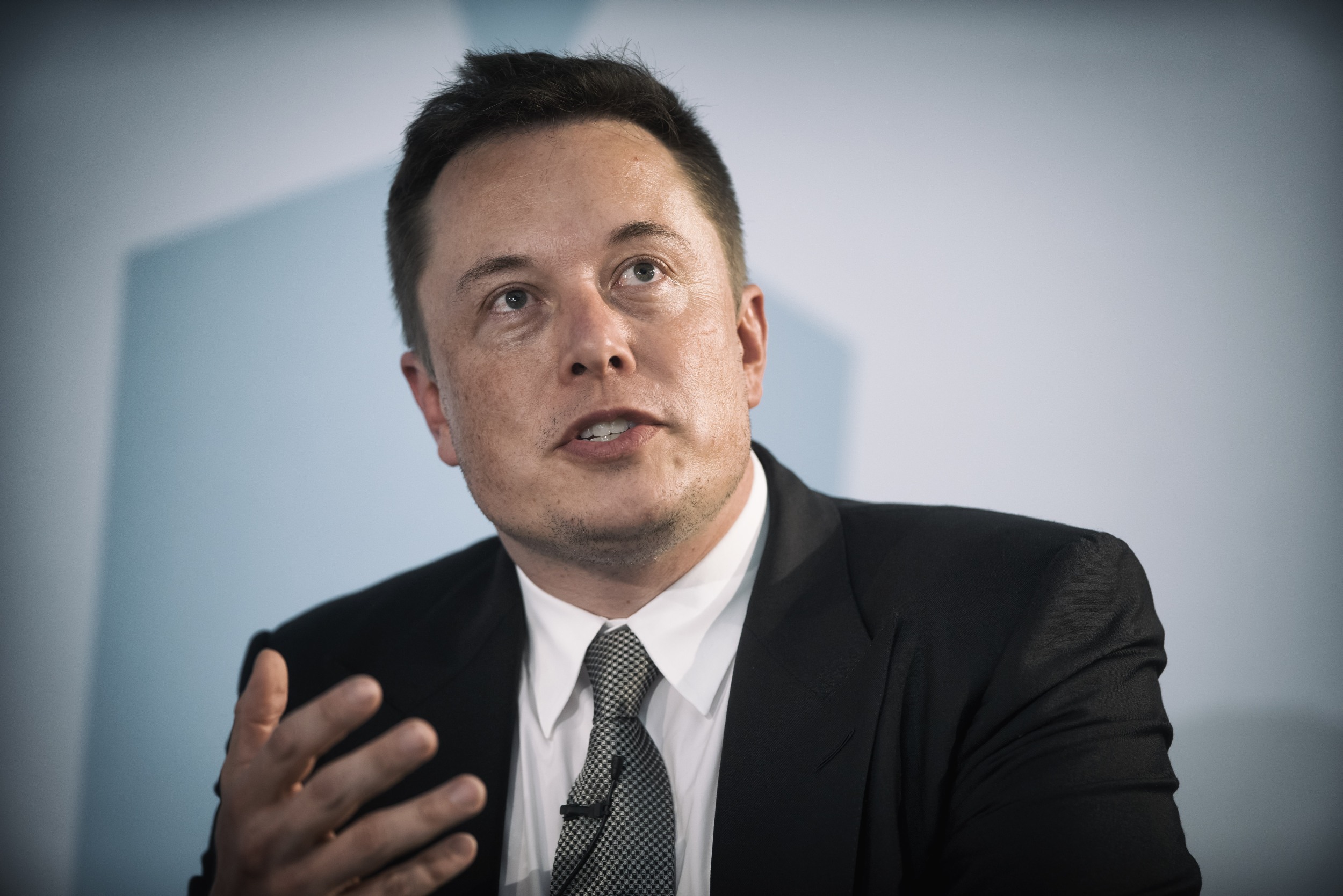 X ar putea începe să taxeze noii utilizatori pentru a posta, spune Elon Musk