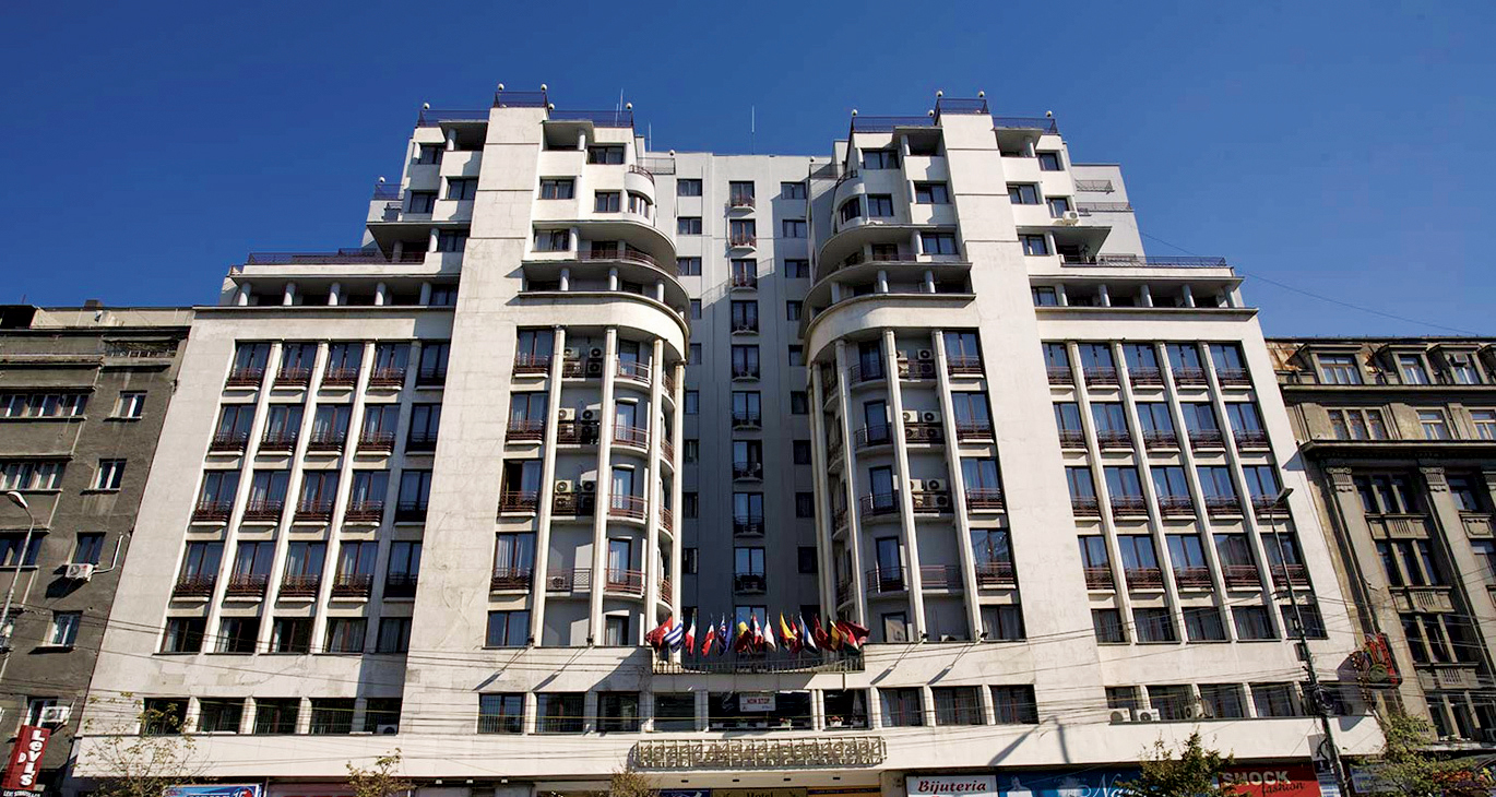 Familia austriacă Julius Meinl, care deține pe plan local producătorii de ciocolată Kandia și Heidi, intră pe piața hotelieră românească prin achiziția hotelului Ambasador din București, care va trece printr-un proces de renovare