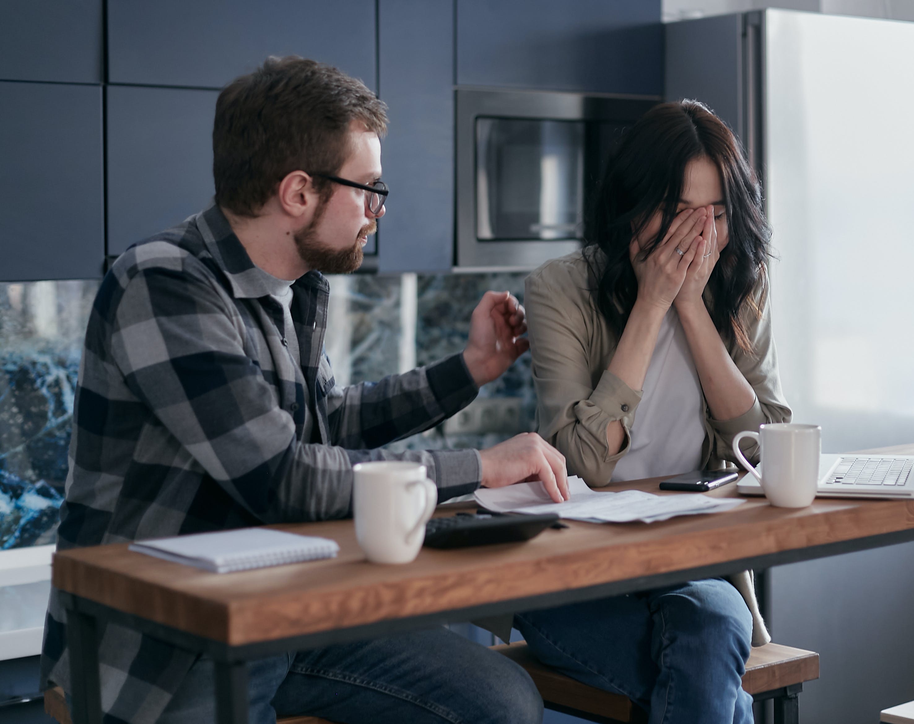 Țara în care dacă reușești să îți iei o casă nu ai nicio garanție că o poți păstra. Peste criza imobiliară se suprapune o nouă criză care întinde nervii oamenilor la maxim