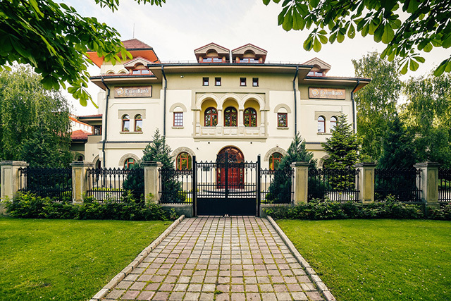 Se apropie deadline-ul. Candidații pentru boardul Exim Banca Românească mai pot să depună documentele necesare până luni, 15 aprilie, după prelungirea decisă de Ministerul Finanțelor, care este acționar majoritar al băncii. Termenul anterior de depunere a candidaturilor a fost 1 aprilie