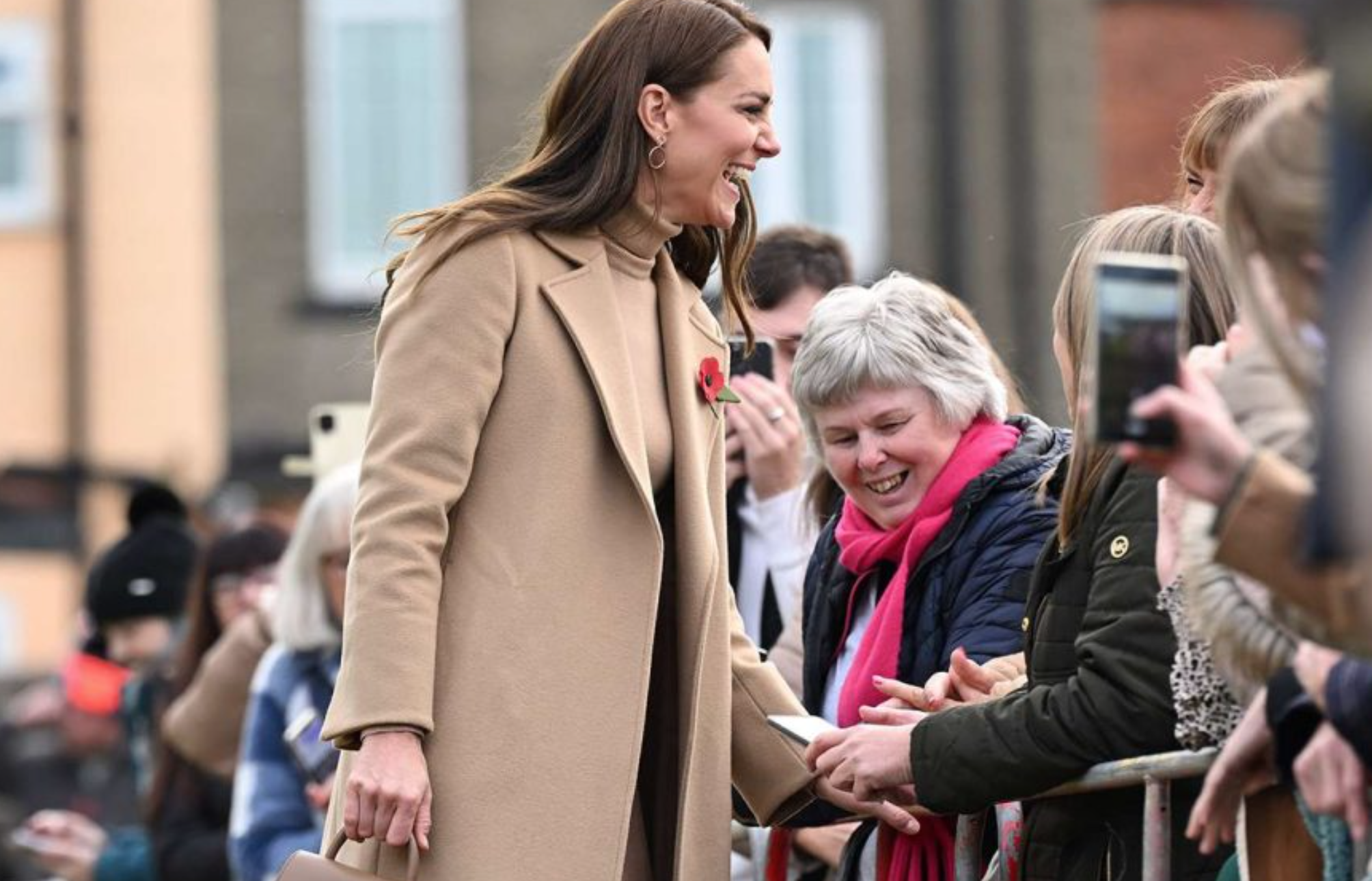 Ce poartă Kate Middleton zi de zi în poșeta sa? Cele patru lucruri esențiale fără de care Prințesa de Wales nu părăsește Regatul
