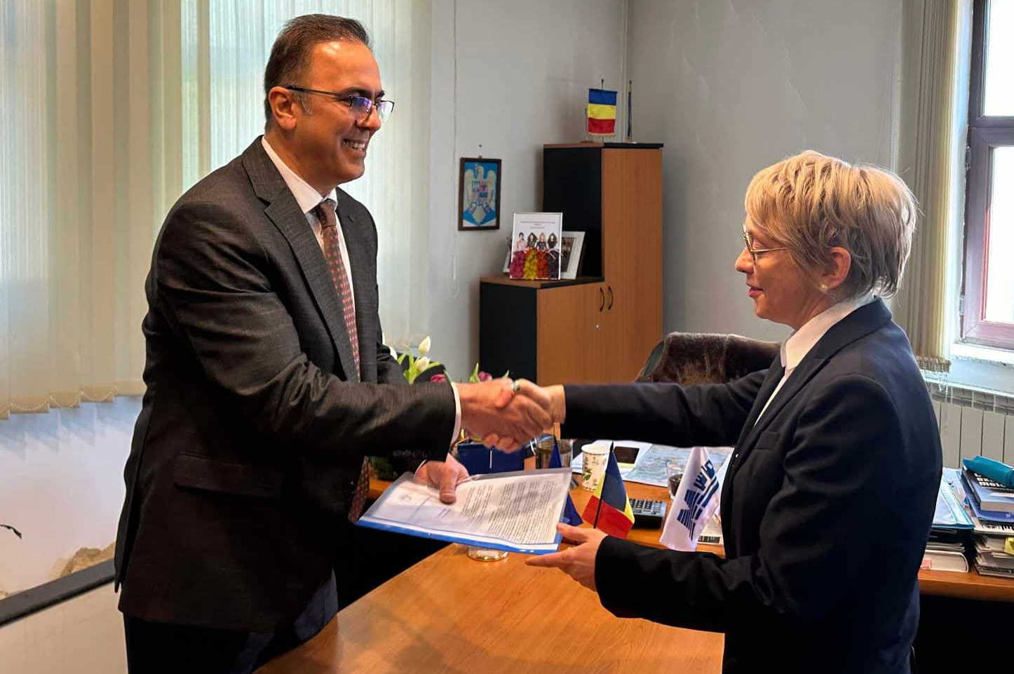 Noua centrală electrice pe gaz de la Mintia, din județul Hunedoara, cu o investiție estimată la 1,4 miliarde de euro, a primit Acordul de Mediu. Prima turbină va ajunge în centrală până la finalul lunii mai