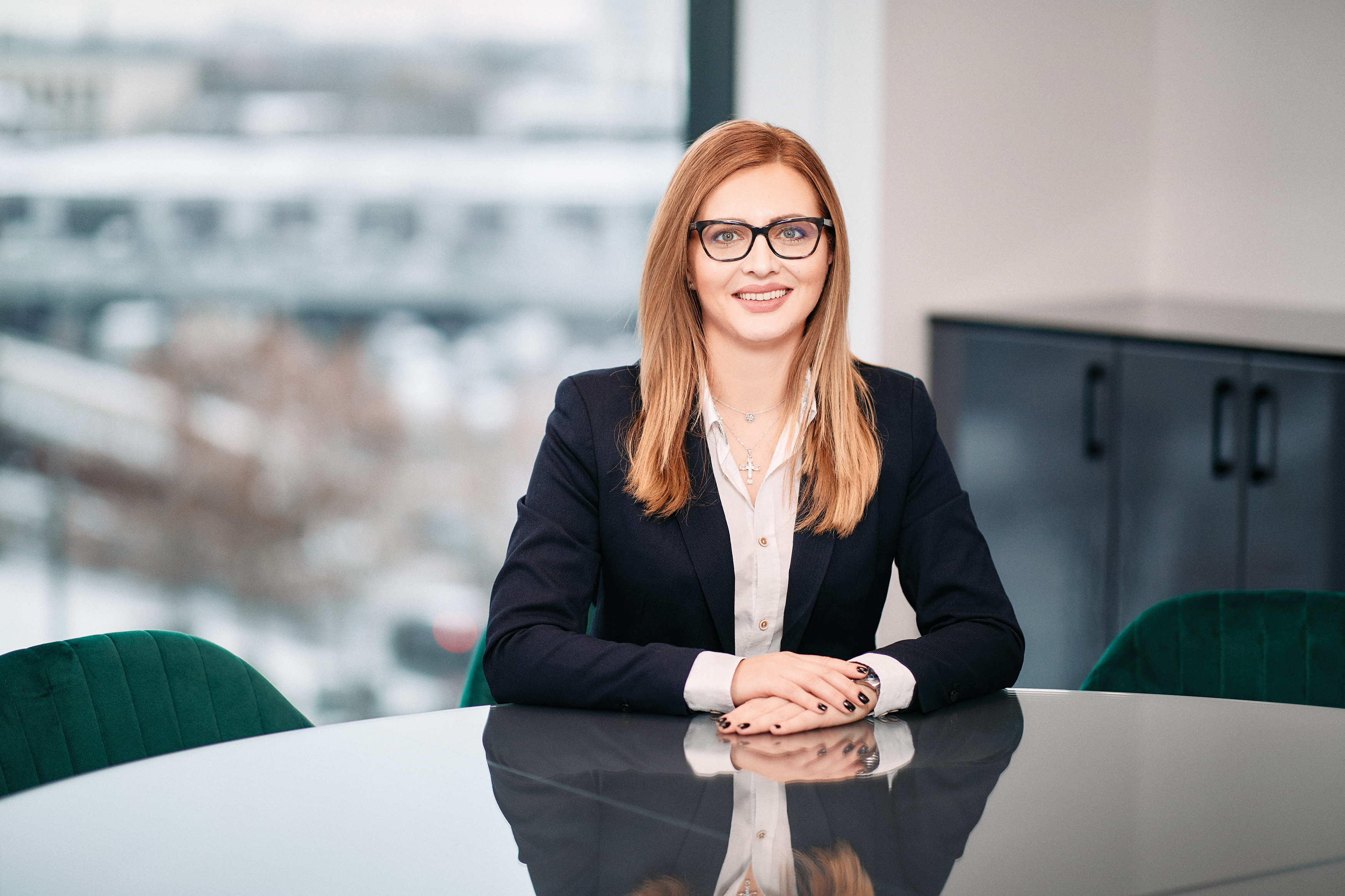 100 Cele mai puternice femei din business. Adina Călin, Director la Direcția Produse și Servicii Bancare, CEC Bank