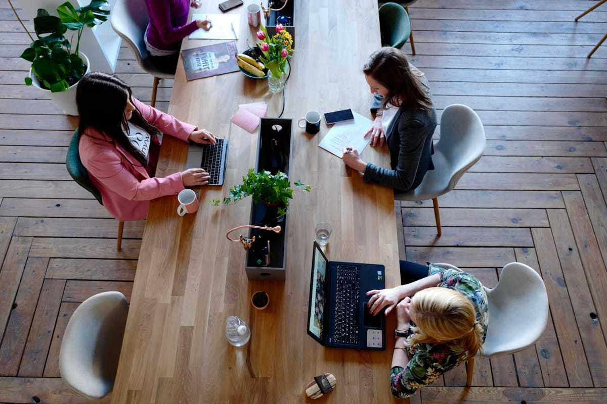(P) Strategie și succes: Cum pokerul poate îmbunătăți abilitățile de management în afaceri