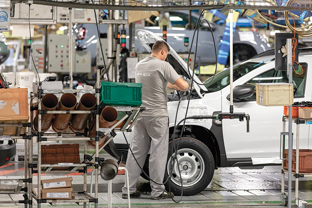 Automobile Dacia s-a menținut la afaceri de peste 5,2 miliarde de euro în 2023, la care se adaugă businessul Horse de aproape 500 mil. euro