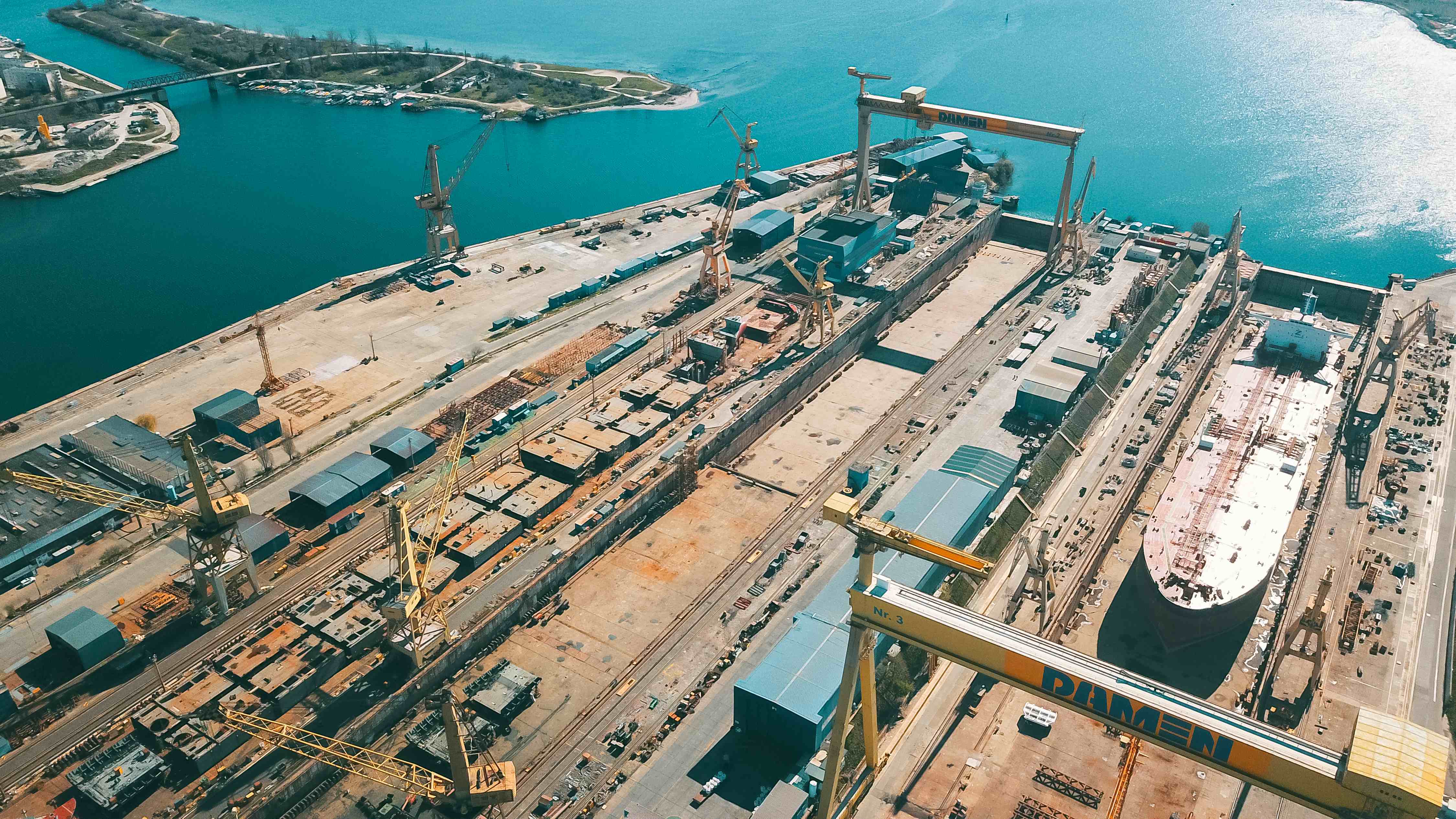Compania olandeză Damen Shipyards, care detine 49% la Damen Shipyards Mangalia, cere falimentul șantierului naval, ca urmare a datoriilor acumulate