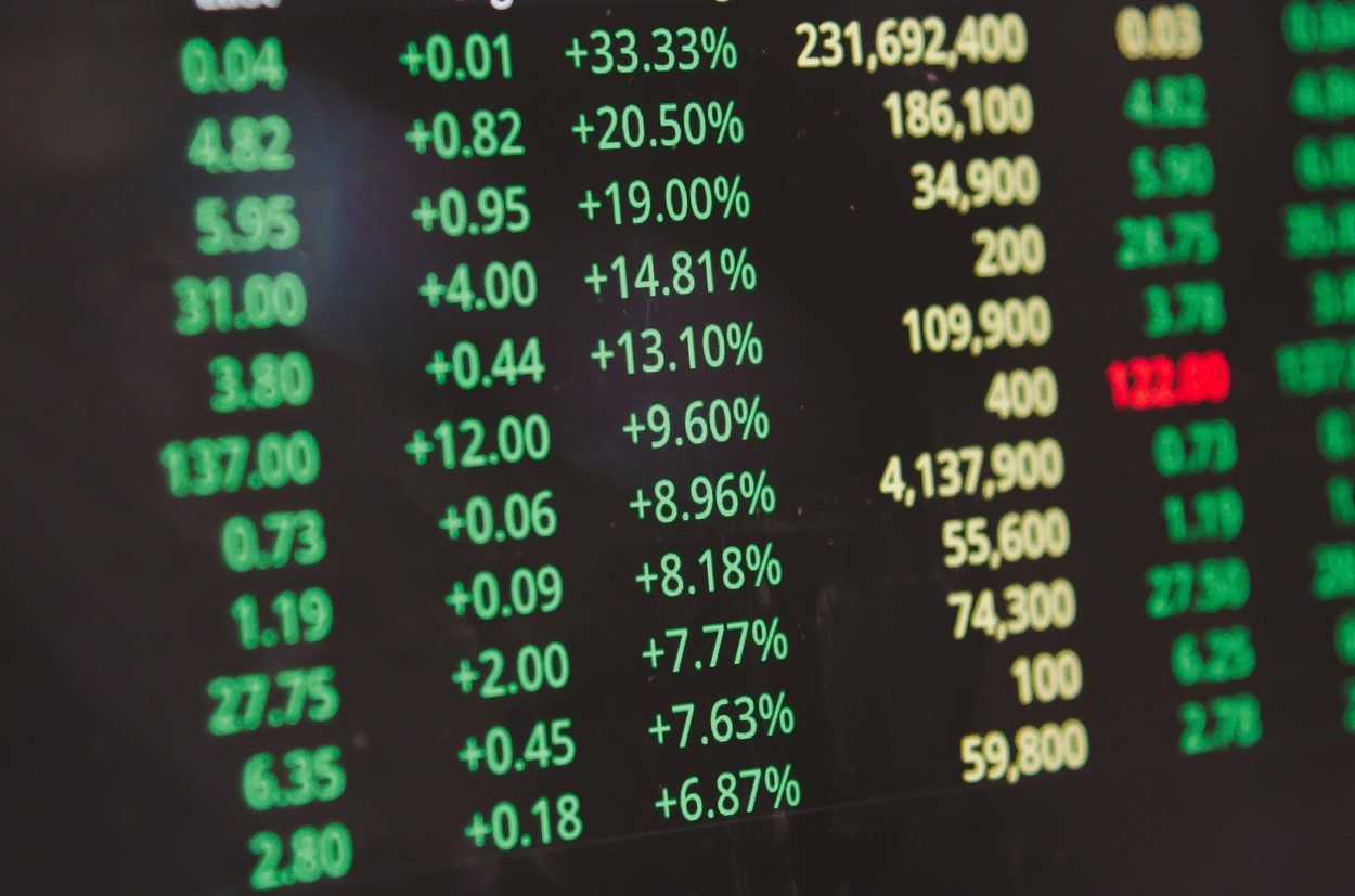 Nou maxim istoric vineri pentru Bursa de la București: creșteri de 3,5% la Purcari și 3,2% pe OMV Petrom. Hidroelectrica și Banca Transilvania, la maxime istorice