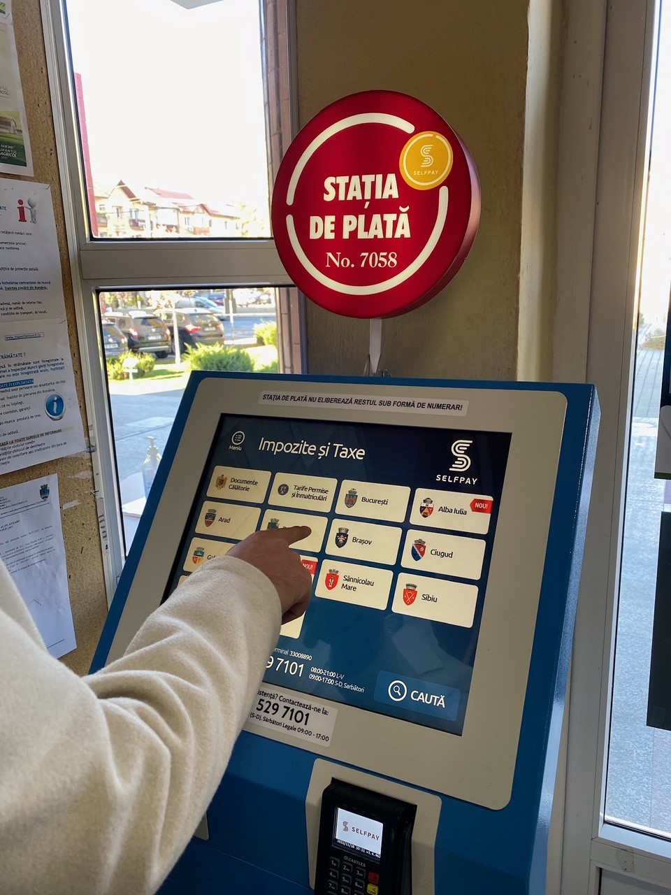 Românii au făcut în primele 4 luni aproape 14 milioane de plăti prin statiile SelfPay, în valoare de 2,2 miliarde lei. Taxele și impozitele către stat au depășit 250 milioane lei