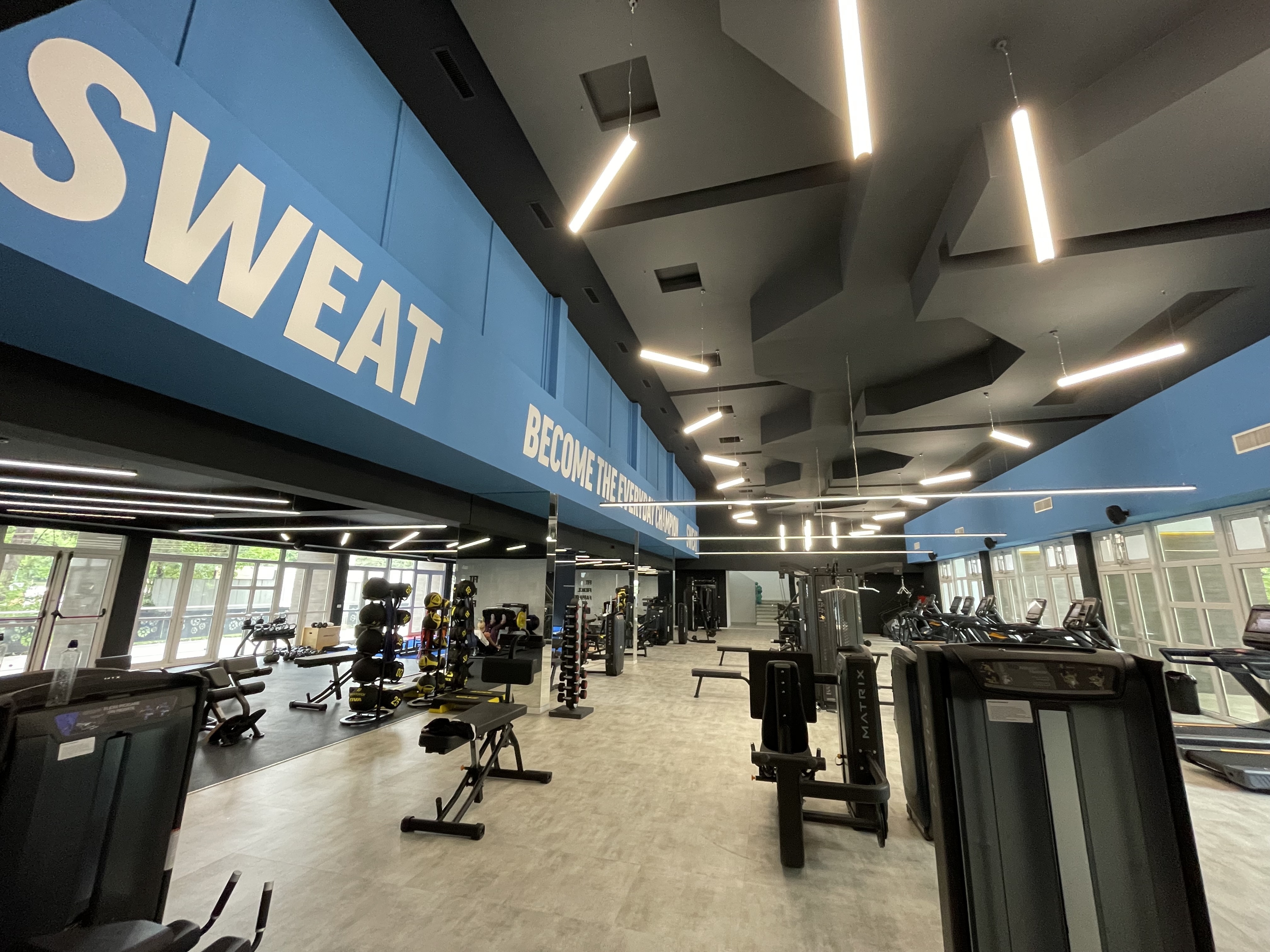 Rețeaua de fitness Sweat, din portofoliul MedLife, se extinde cu o unitate în București, după o investiție de 1 mil. euro