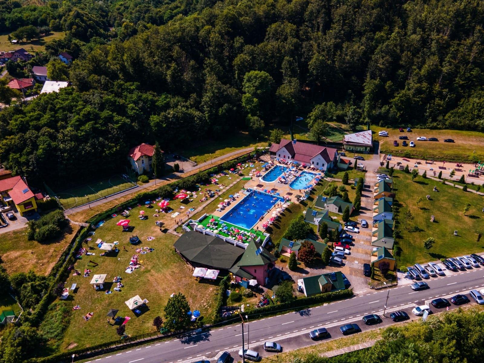 Stațiunea cu cel mai curat aer din România! Cazarea pleacă de la 290 lei pe noapte