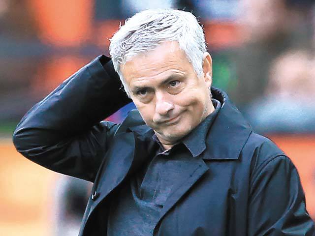 Clubul turc Fenerbahce începe negocierile cu antrenorul Mourinho