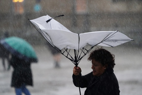 Alarmă meteo în România. Sudul se sufocă, iar mai mult de jumătate din țară este sub cod galben de instabilitate atmosferică