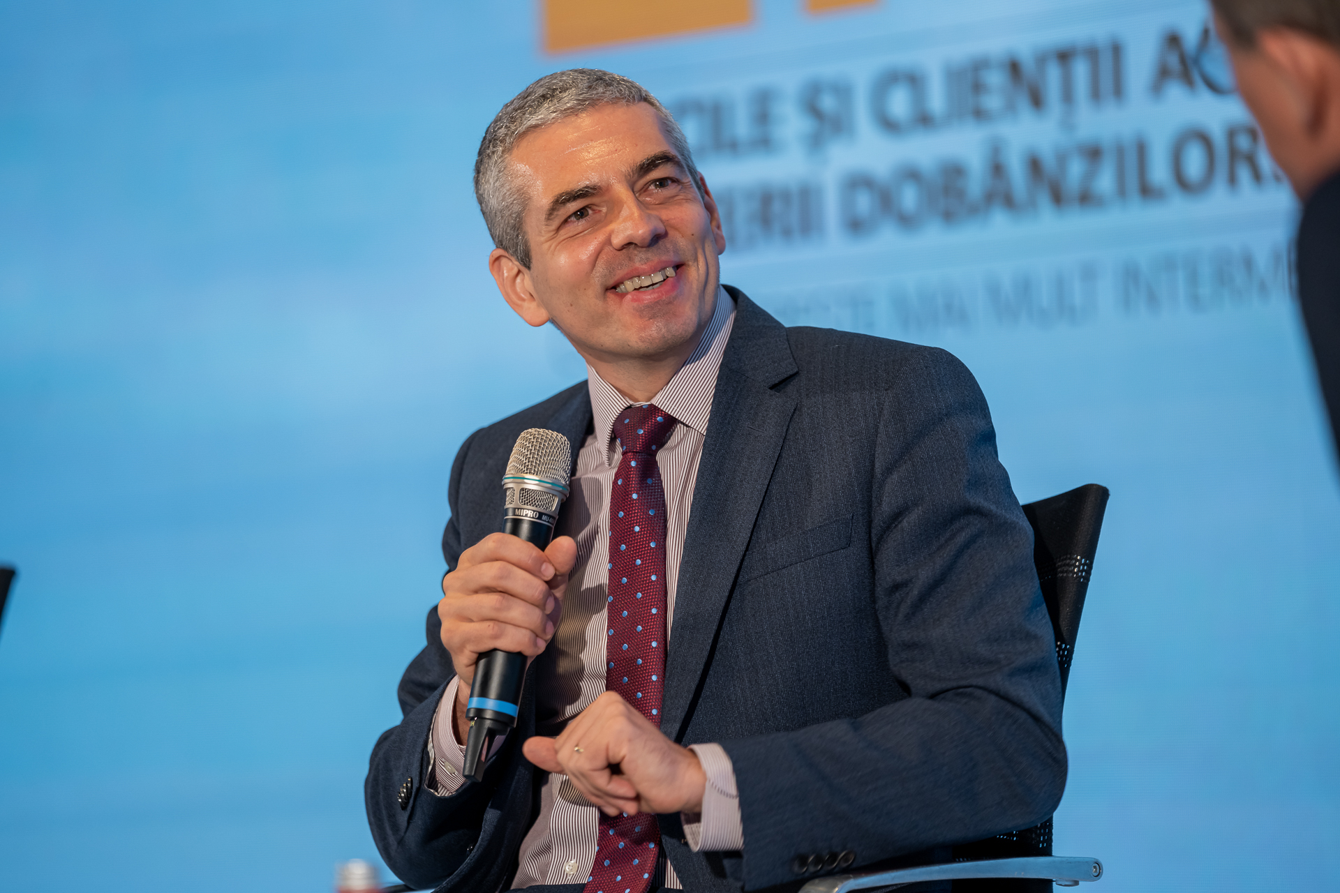 Dezvăluirea unui director de la Banca Națională: Pariurile rup în tranzacțiile de plată cu cardul în România. Florian Neagu, BNR: Din 100 mld. lei tranzacții cu cardul, 10 mld. lei se duc spre pariuri, loterie și cazinouri