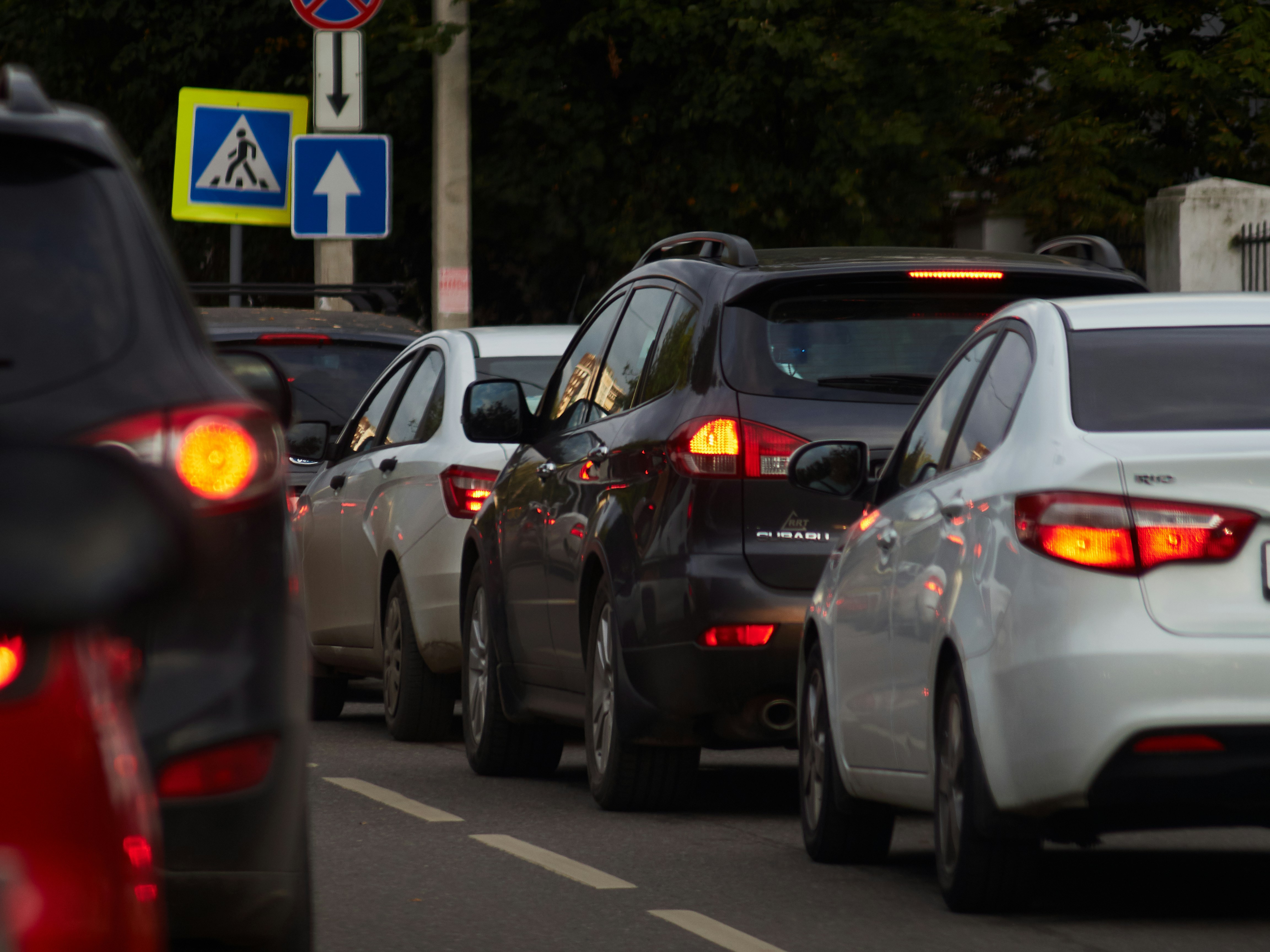 Care sunt orașele cu traficul cel mai aglomerat din țară și care sunt cele aflate la polul opus