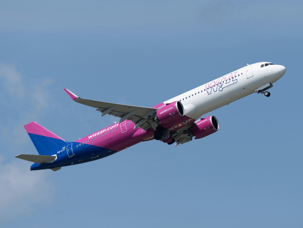 Wizz Air mută trei zboruri din București pe Aeroportul Internațional Băneasa