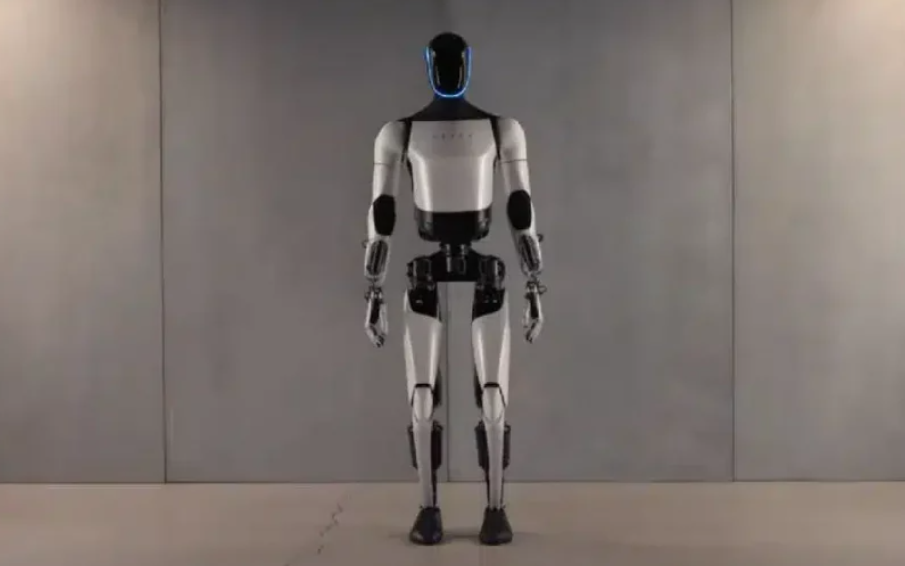 Musk își pregătește robotul umanoid Optimus pentru „viața” printre oameni. CEO-ul speră ca lumea să-l perceapă pe robotul de la Tesla ca pe un „prieten”