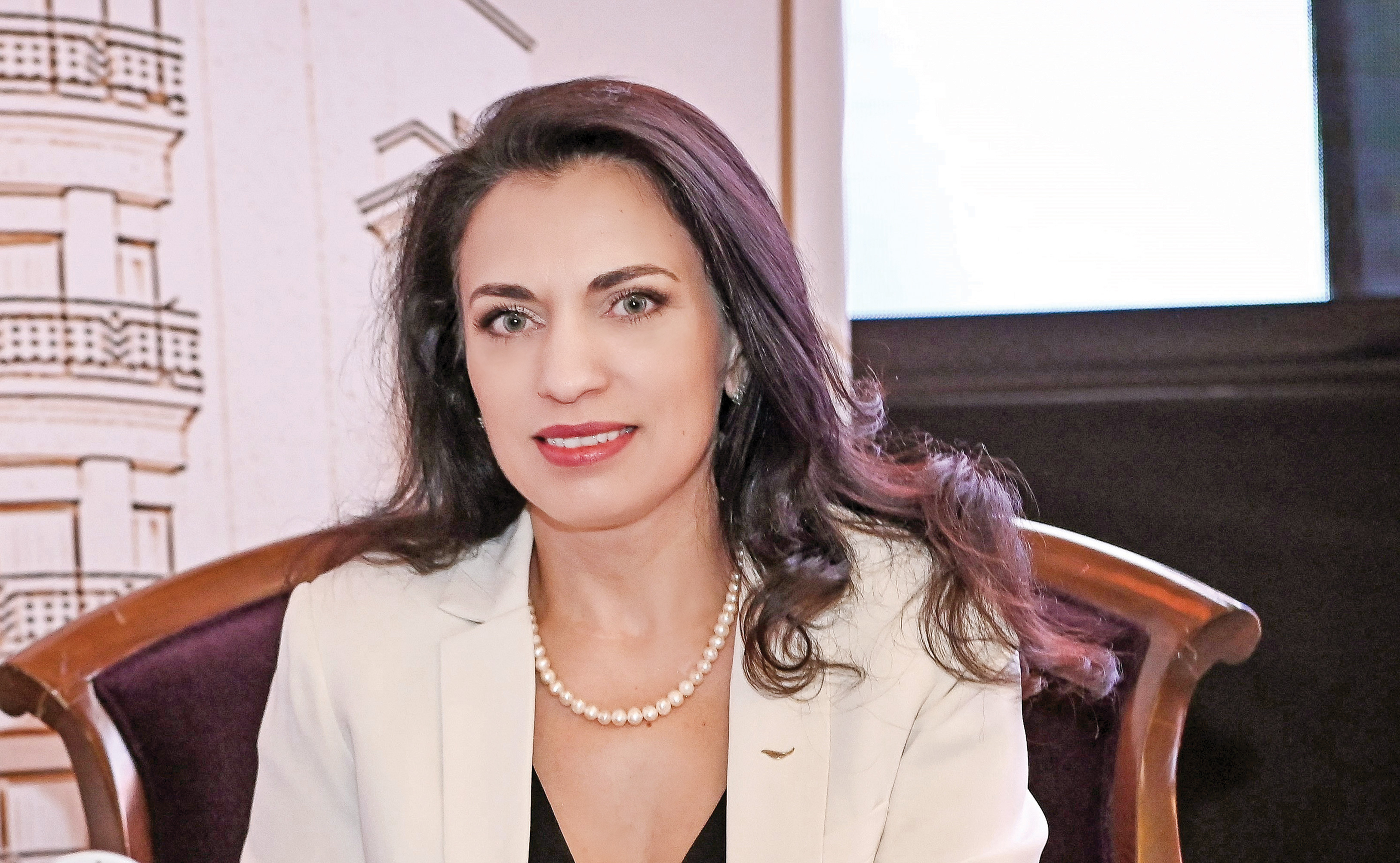 100 Cele mai puternice femei din business. Simona Constantinescu, Director General Operațional, ANA Hotels SRL