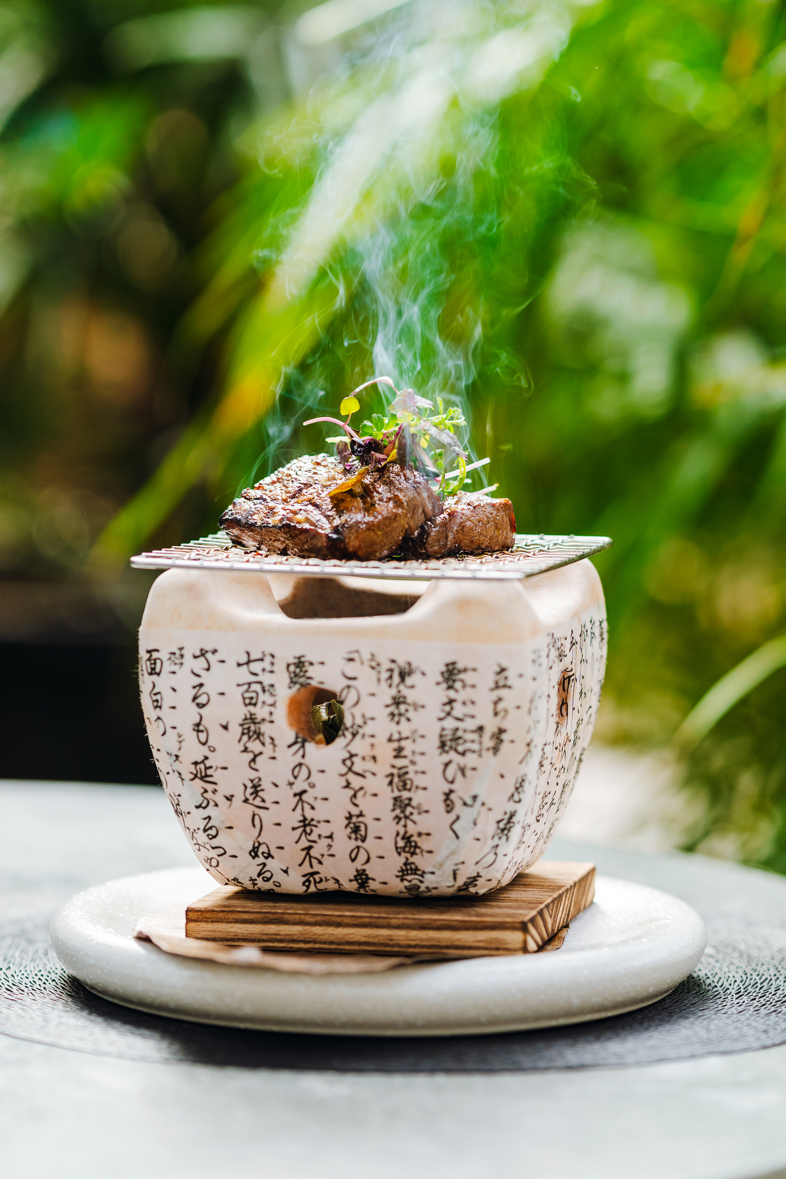 Descoperă un NOU MENIU de excepție la KONG Restaurant & Lounge.