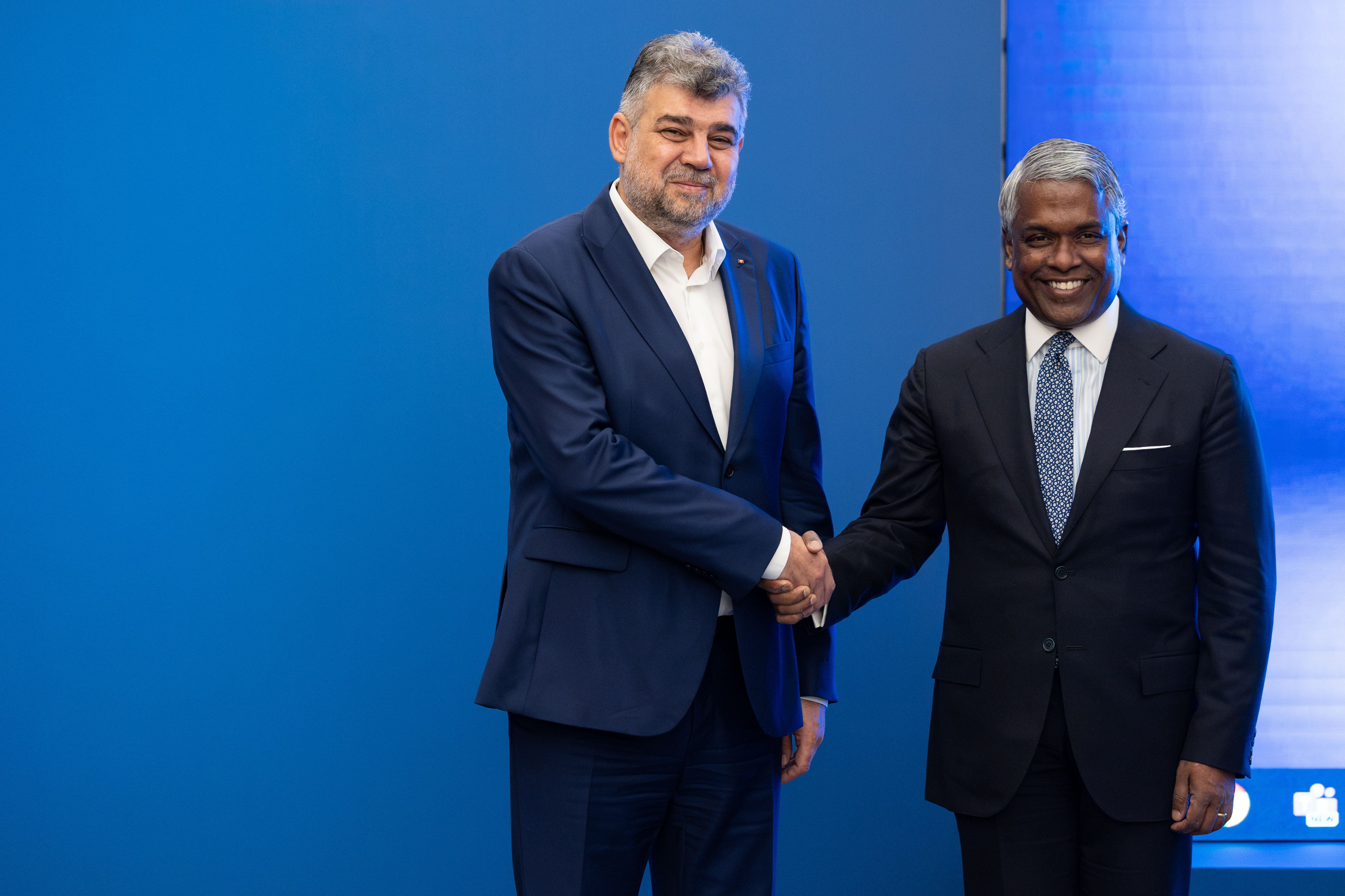 Șeful Google Cloud a venit la București direct din San Jose, cu un avion privat, pentru a semna un acord cu Guvernul și pentru o întâlnire cu premierul Marcel Ciolacu