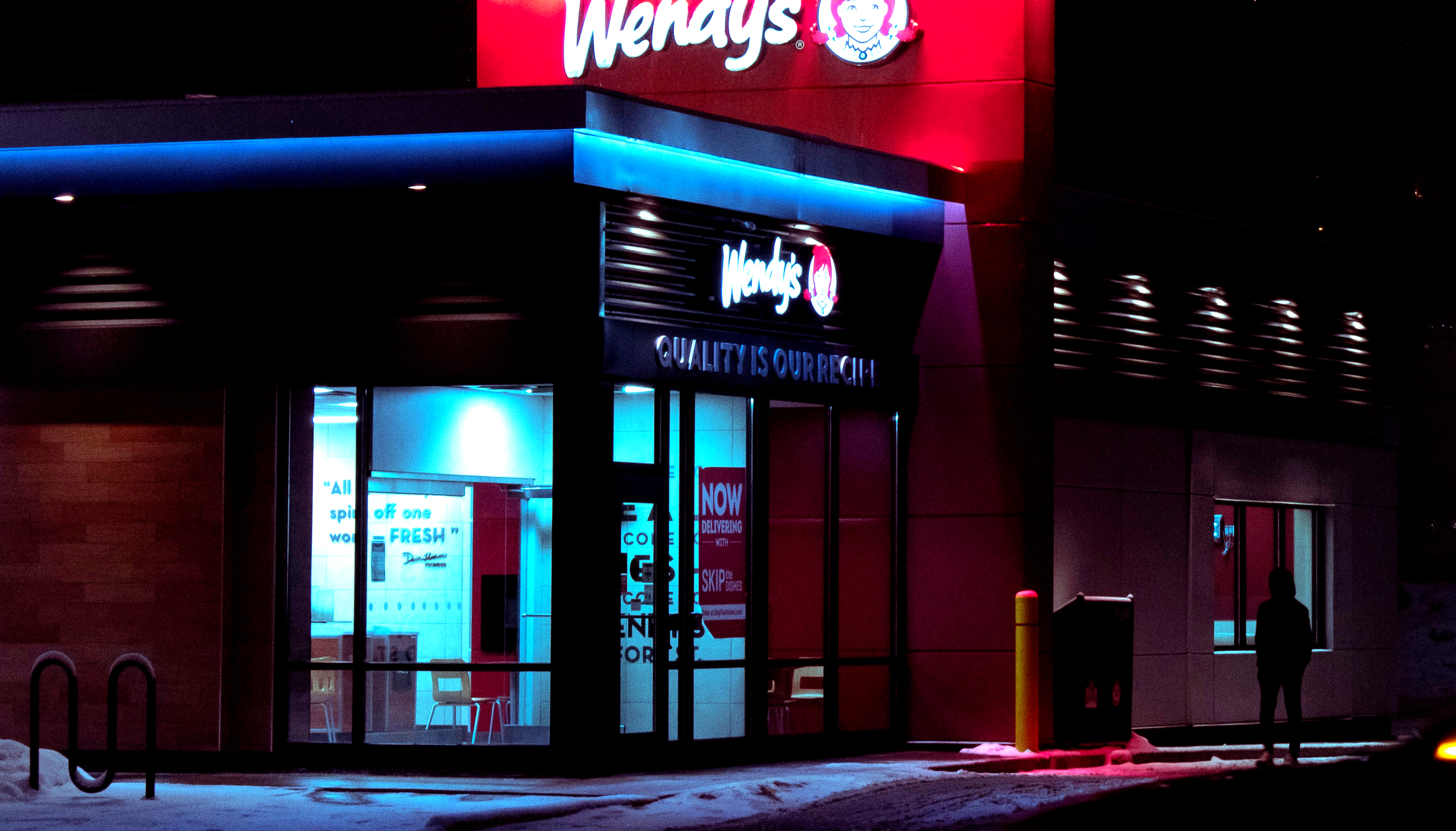 Un nou lanț de restaurante fast food gigant intră pe piața din România și plănuiește să deschidă în următorii ani nu mai puțin de 50 de restaurante