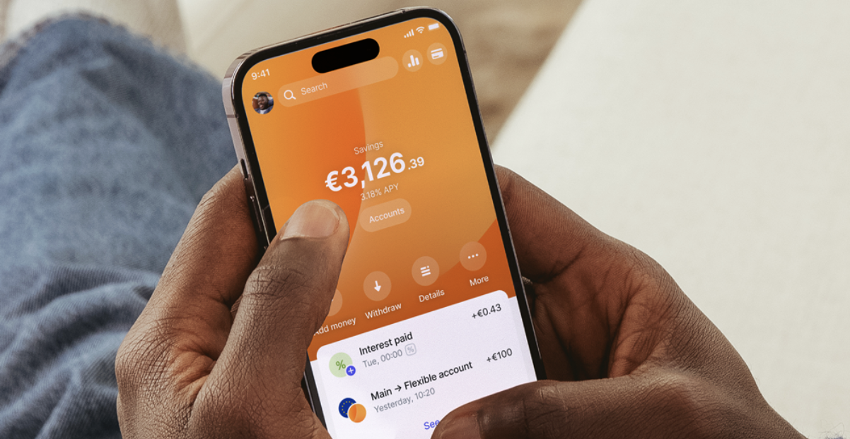 Revolut lansează în România Fondurile Flexibile de Investiții pentru clienții retail, un produs de investiții și economisire cu dobânzi variabile de până la 5,35% în USD