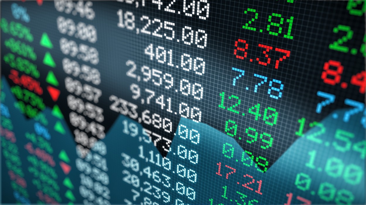Bursa coboară luni cu 0,4%, într-o ședință cu scădere de X% pe Banca Transilvania și creștere de X% pentru BRD SocGen. Bursele europene, „pe verde” după anunțul lui Joe Biden