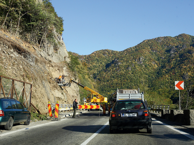 Dacia: Decizia de a închide Valea Oltului ne va aduce pierderi de 200.000 de euro. 750 de camioane vom avea afectate de blocajul pe DN7 și de la Giurgiu