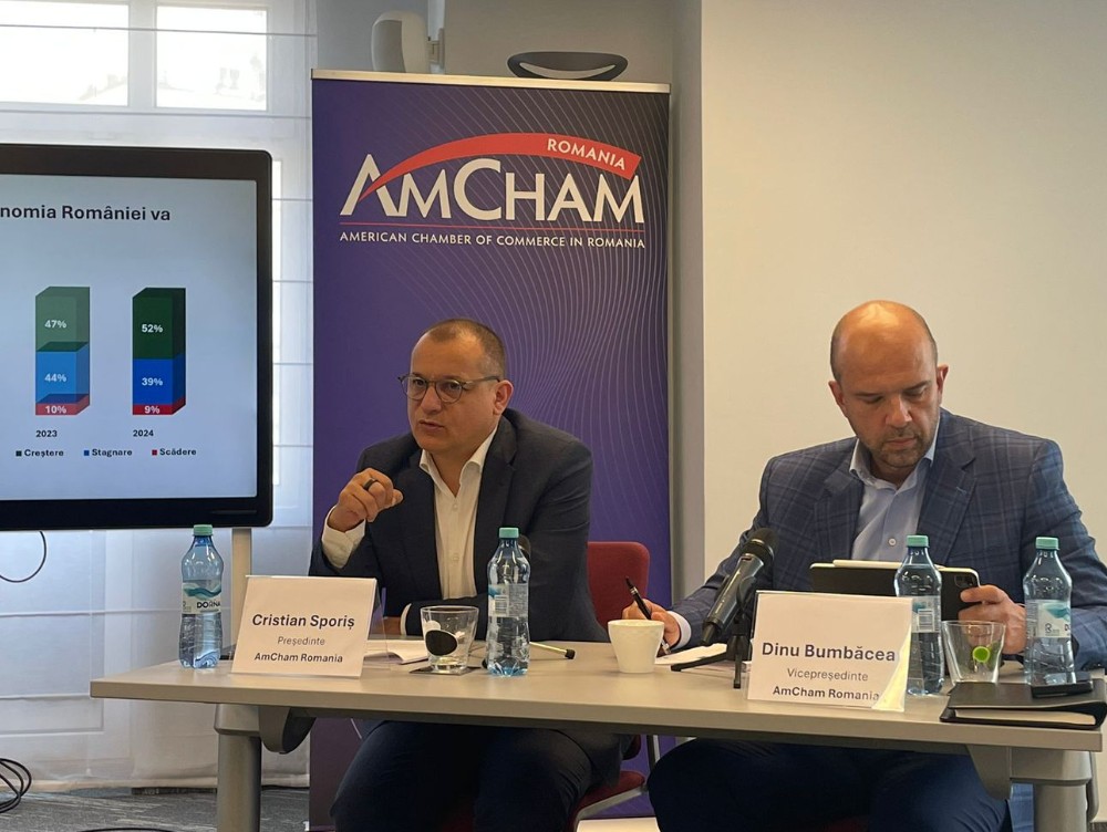 Investitorii americani în România: Este clar că va fi nevoie de reducerea deficitului bugetar, dar nu doar prin creșterea taxelor. Este nevoie și de măsuri pe partea de cheltuieli bugetare. Susținem revenirea la cota unică de 16%, care ar aduce 1,6% din PIB încasări la buget