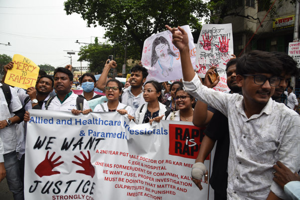 Grevă a medicilor în India, după ce o doctoriță de 31 de ani a fost violată și ucisă