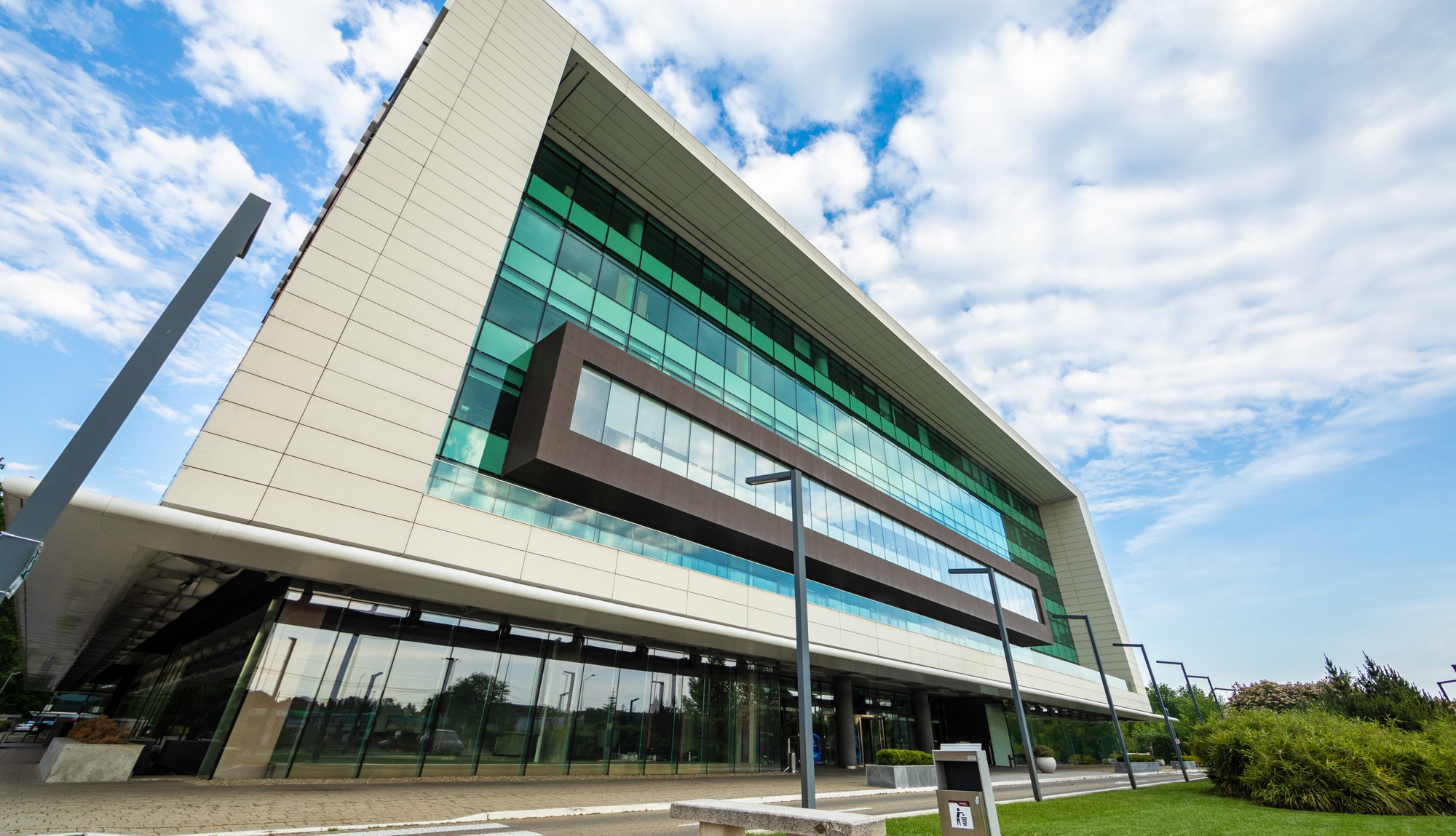 Profitul Alpha Bank România a stagnat la 23 mil. euro în S1/2024. Activele totale au crescut cu 6% an/an, depășind 4,6 miliarde euro