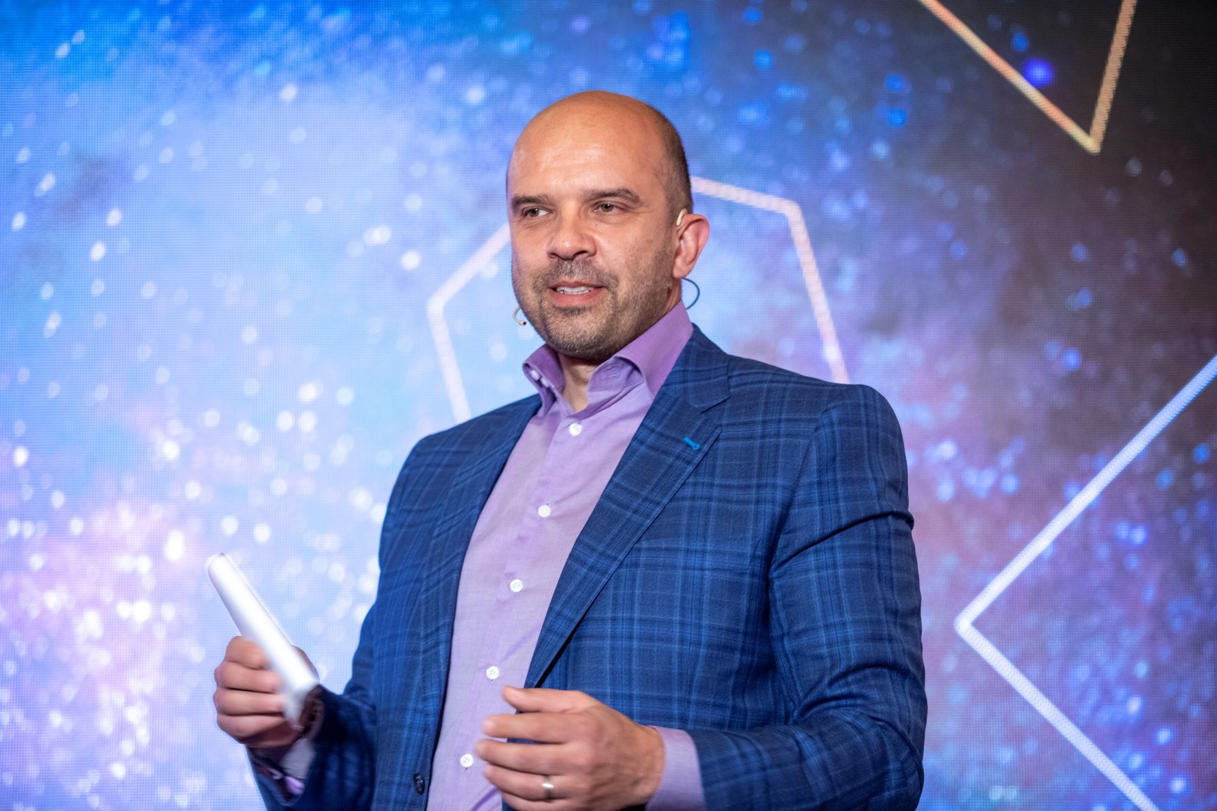 Opinie Dinu Bumbăcea, Country Managing Partner PwC Romania: Economia europeană ar putea crește suplimentar cu până la 0,7% pe an, până în 2030, datorită GenAI. În ce scenarii, care ar fi statele și industriile beneficiare?