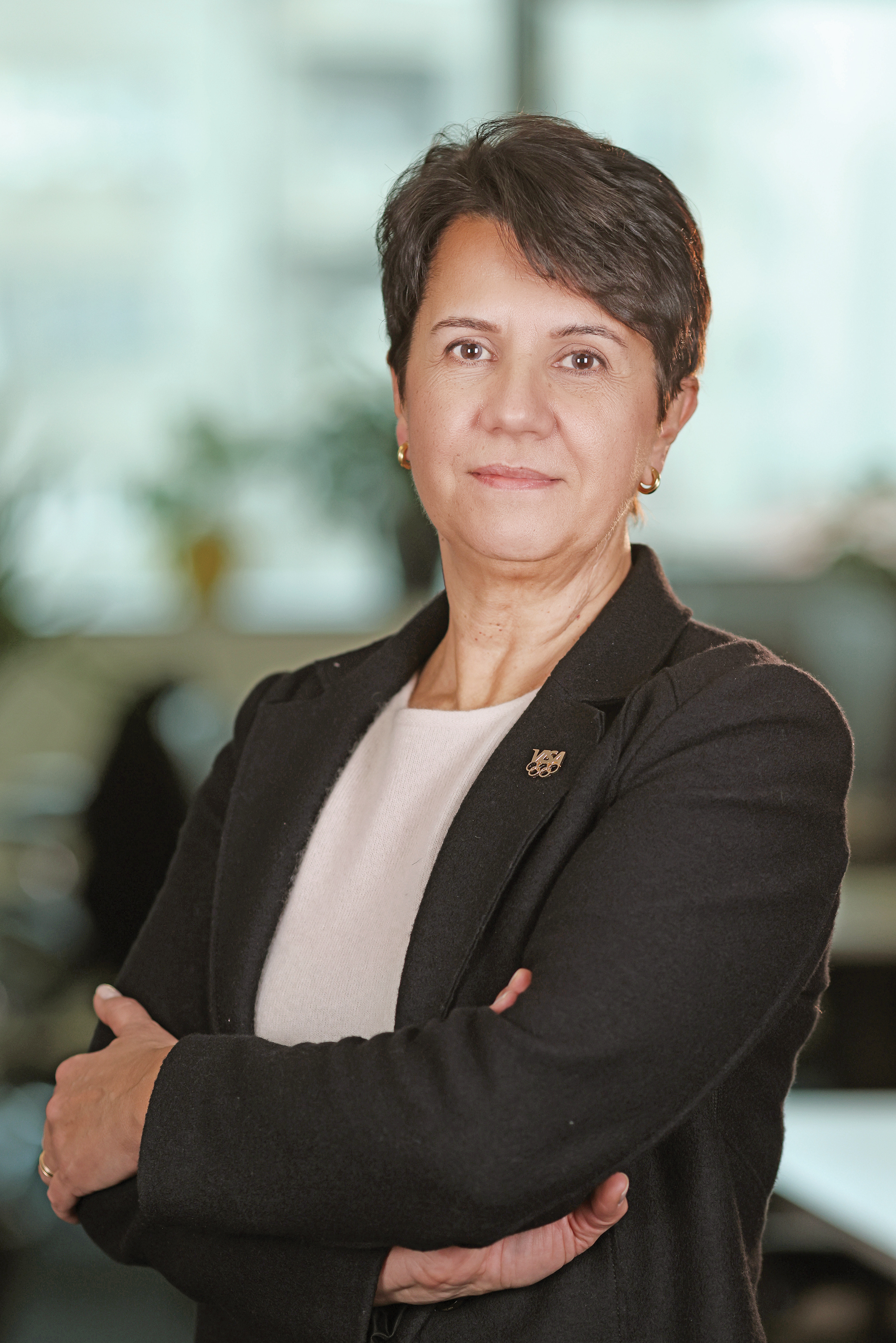100 Cele mai puternice femei din business. Elena Ungureanu, Country manager Visa în România, Visa Inc.