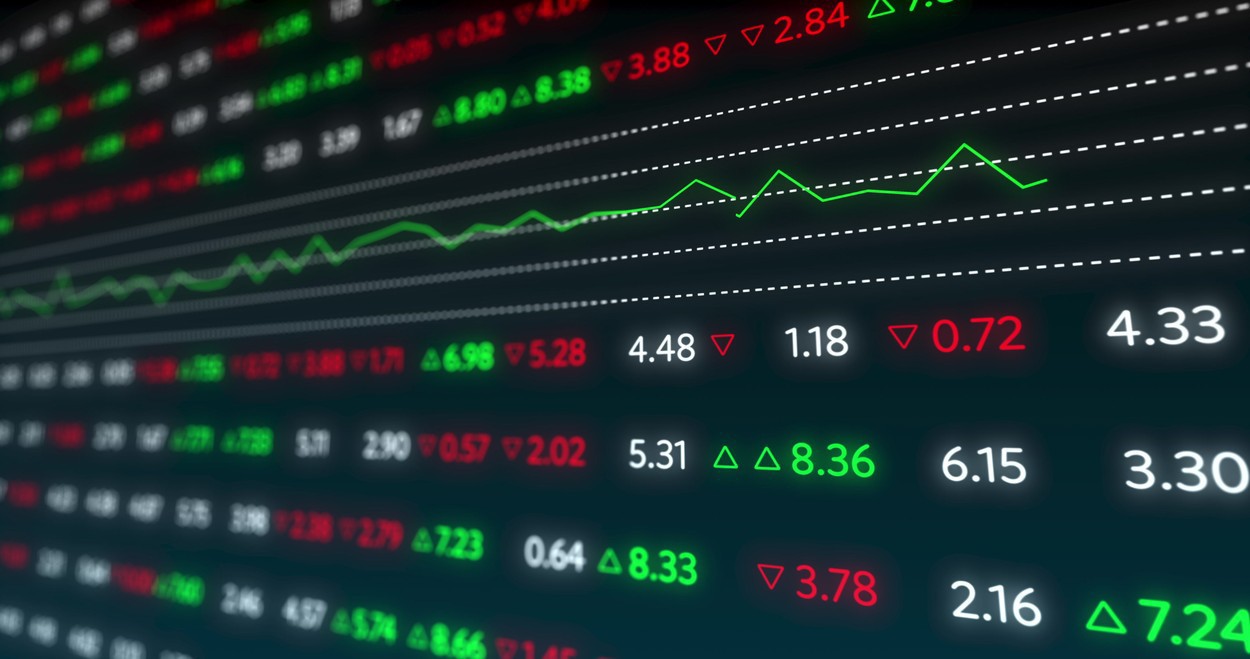 Jurnal bursier, 9 august: OMV Petrom, cea mai tranzacționată acțiune în ziua ex-date a dividendelor speciale. Indicele BET, minus 0,34% într-o ședința cu vânzători puțini. Acțiunile Băncii Transilvania, minus 0,2%, Hidroelectrica stagnează. BET în ultima săptămână, minus 3,3%