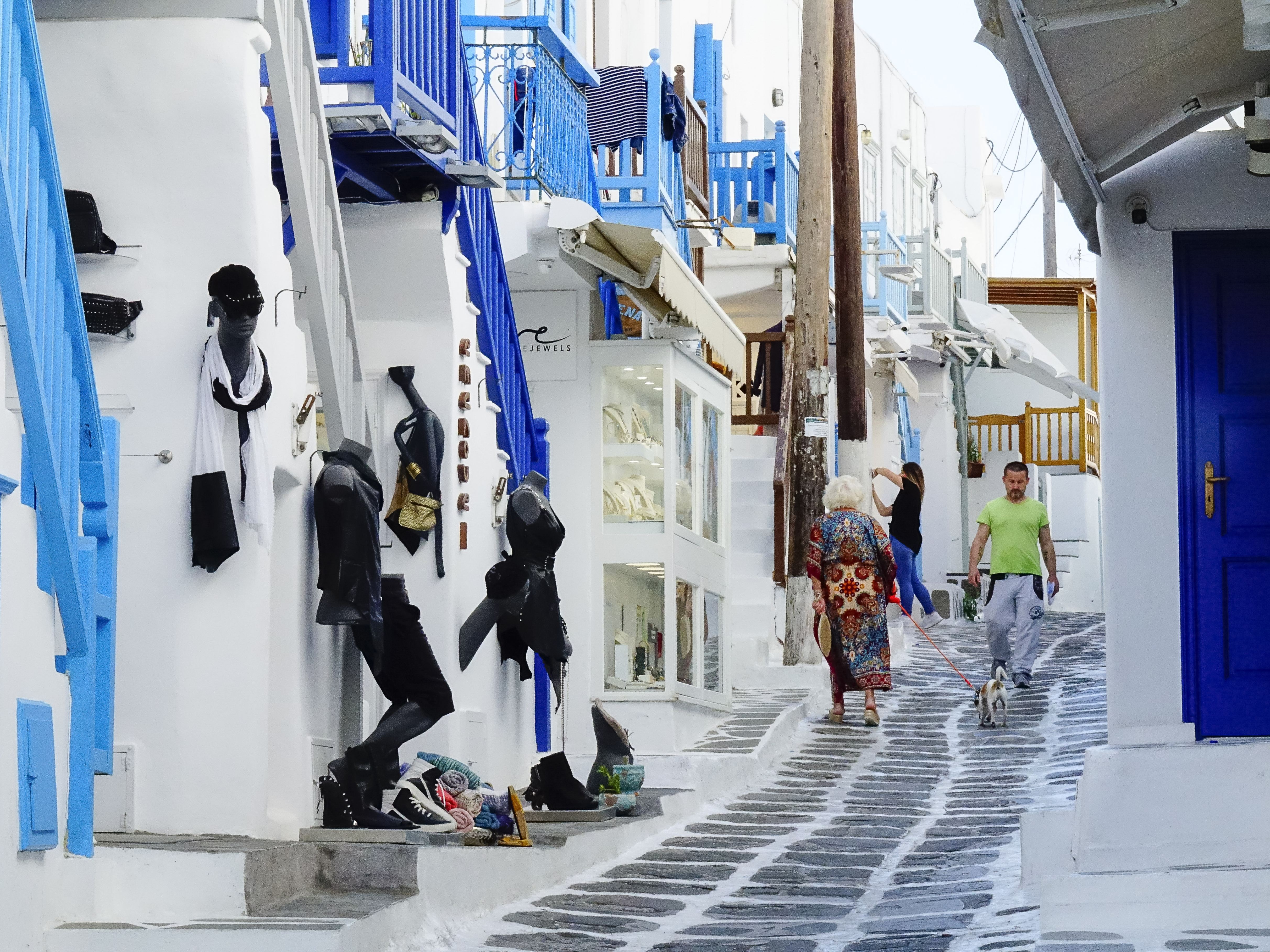 Poate săptămâna de lucru de șase zile să salveze Grecia?